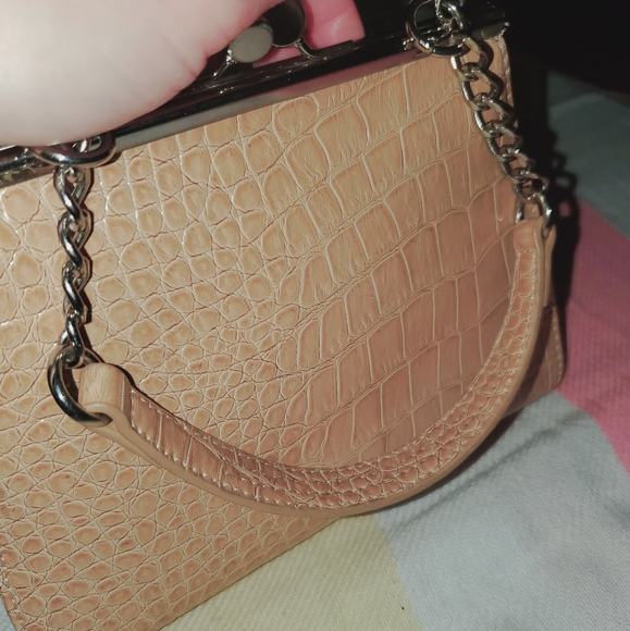 Liz Claiborne reptile clutch - Picture 10 of 16